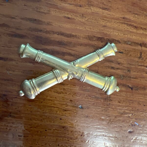 Brass Artillery Crossed Cannons hat Pin
